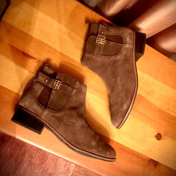 Tommy Hilfiger Shoes - SOLD🔴 TOMMY Hilfiger brown or tan genuine leather (suede) booties size 9.5